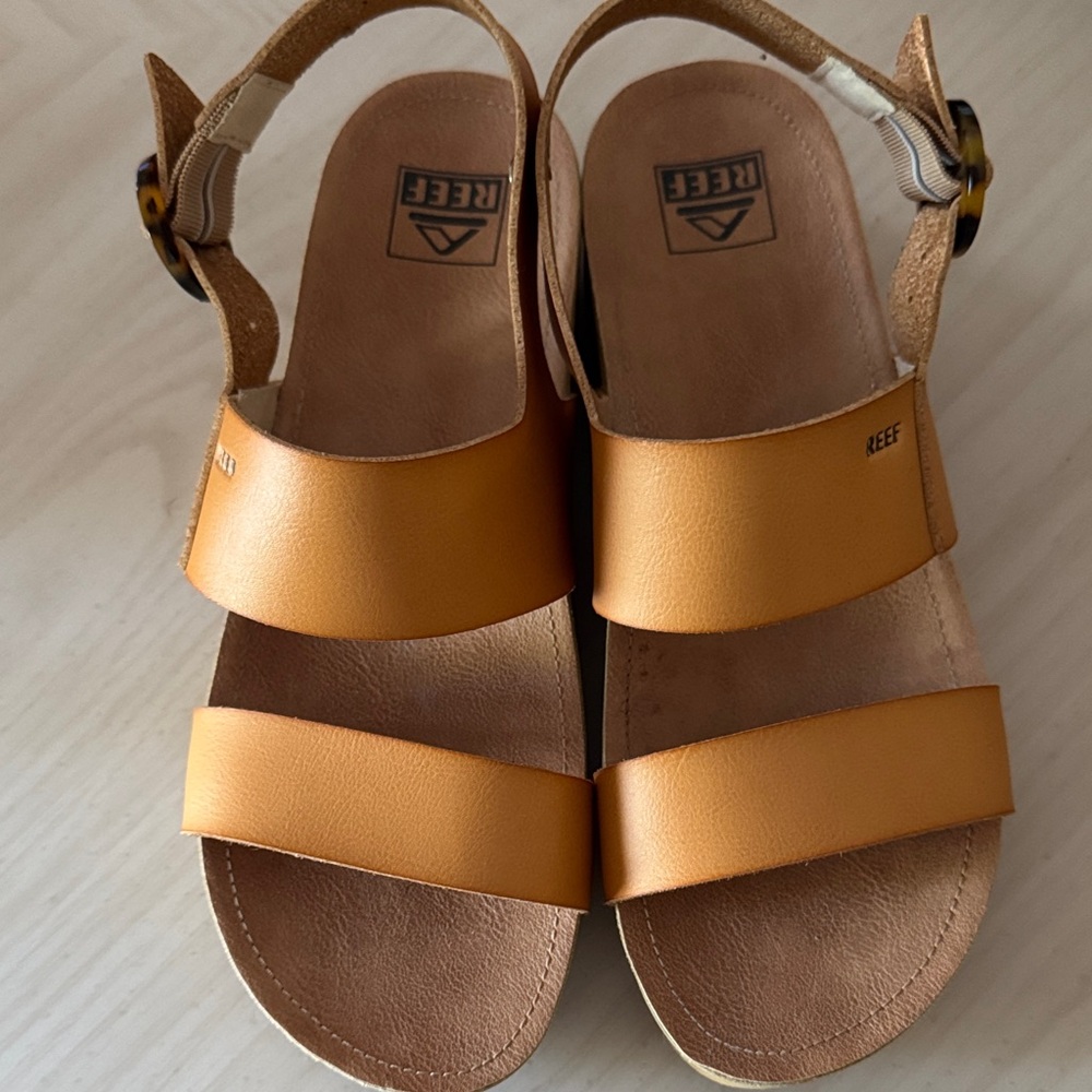 Reef Tan Leather Sandals with Adjustable Straps - Picture 2 of 5